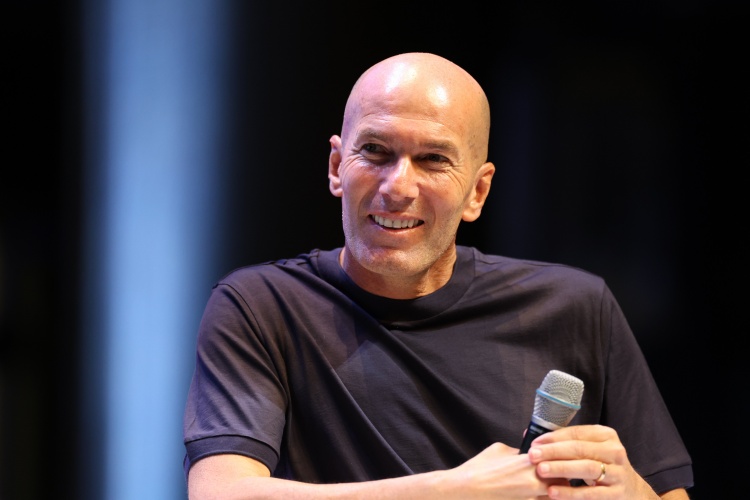 stron, 他符合格雷