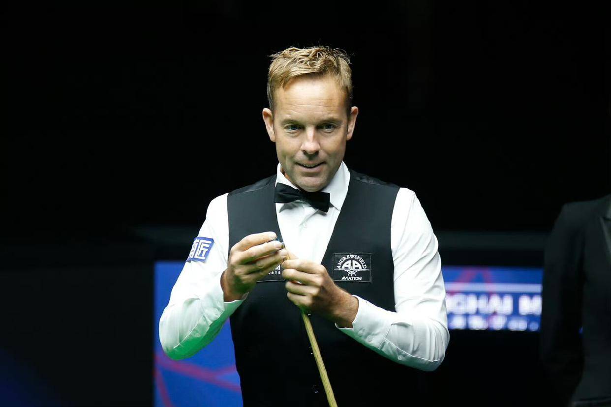 会打出一记, 年出生的新